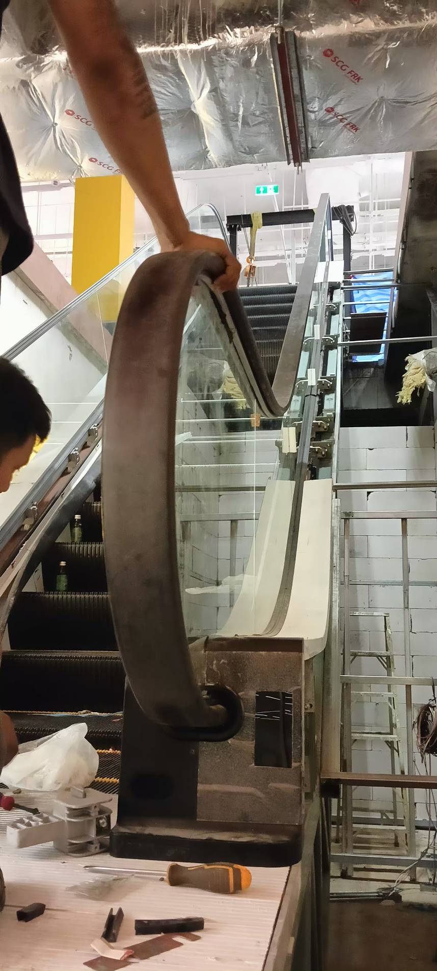 ESCALATOR 6